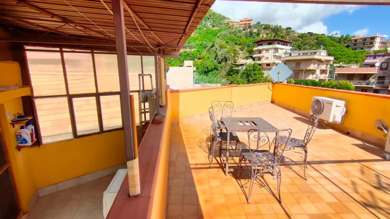 Вилла Casa Soprano Da Anita Мессина Экстерьер фото